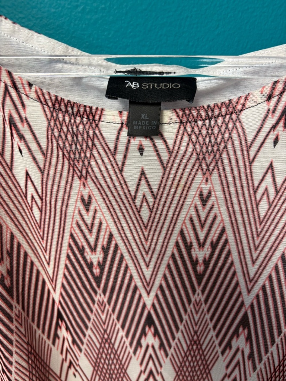 AB Studio Pink and White Geometric Print Blouse/layered black and white blouse - Picture 2 of 4